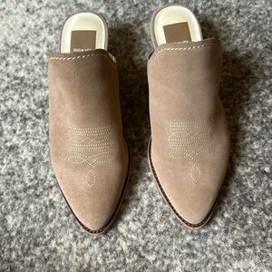 Dulce, Vida suede mules